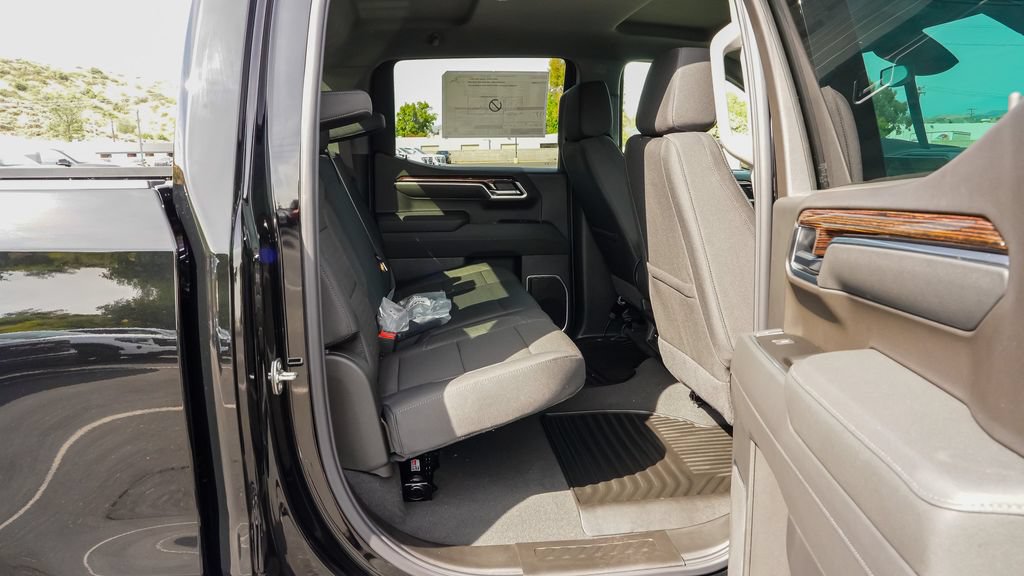 New 2026 GMC Sierra 1500 SLE w/ Max Trailering Package AWD/4WD image 10