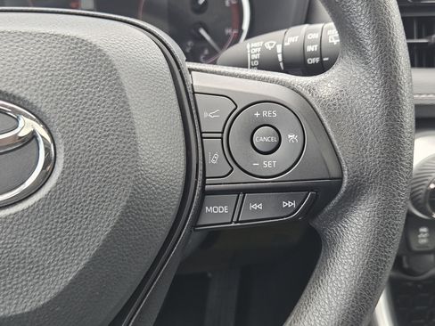 Used 2025 Toyota RAV4 XLE w/ Convenience Package FWD image 30