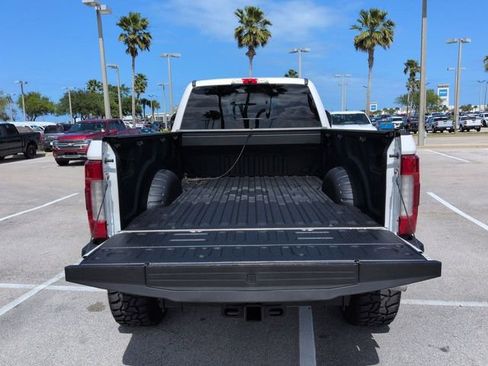 Used 2019 Ford F250 Lariat w/ Lariat Ultimate Package image 13