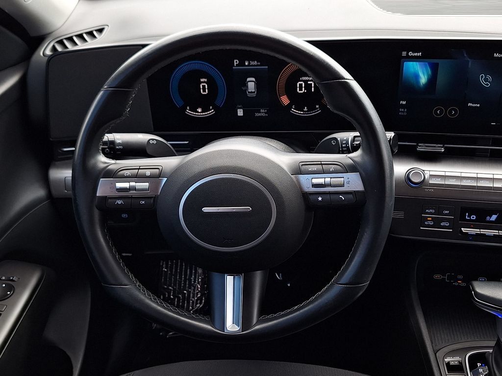 Certified 2025 Hyundai Kona SEL AWD/4WD image 15