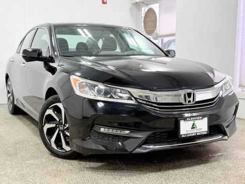 Used 2017 Honda Accord EX image 3