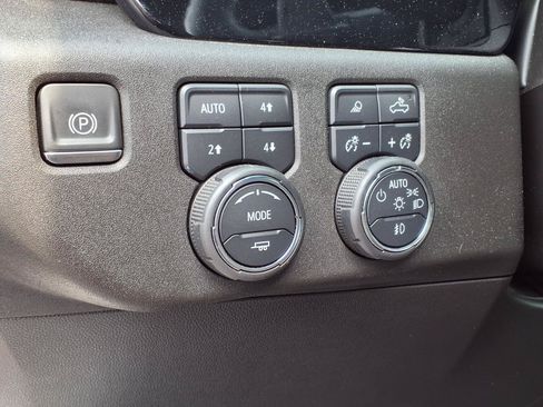 Certified 2024 Chevrolet Silverado 1500 High Country w/ Z71 Off-Road Package AWD/4WD image 20