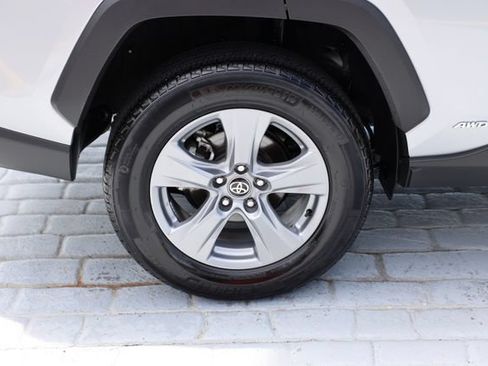 Used 2024 Toyota RAV4 XLE AWD/4WD image 44