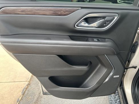 Used 2021 Chevrolet Tahoe Z71 w/ Z71 Signature Package image 23