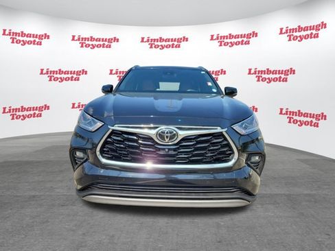 Used 2023 Toyota Highlander Platinum image 25