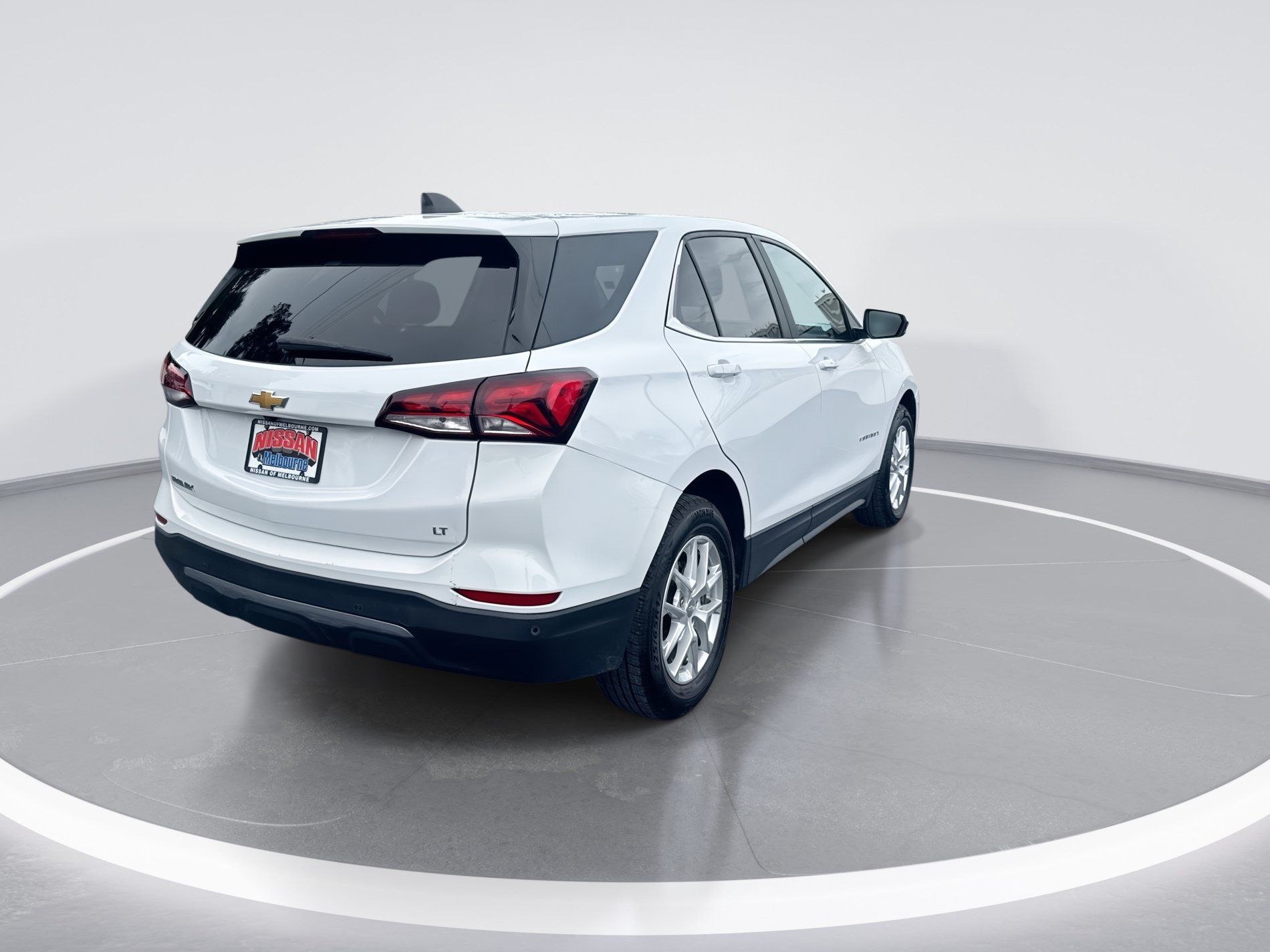 Used 2024 Chevrolet Equinox LT FWD image 4