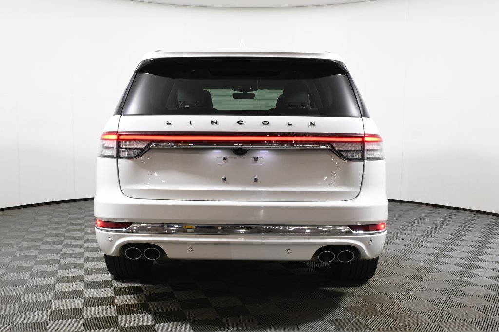 Used 2024 Lincoln Aviator Black Label AWD/4WD image 6