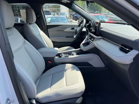 New 2027 Ford Explorer Active w/ Active Comfort Package AWD/4WD image 6