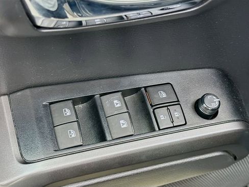 Used 2023 Toyota Tacoma TRD Off-Road image 17