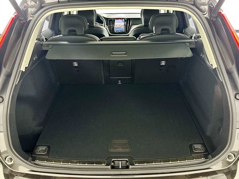 Used 2025 Volvo XC60 B5 Plus w/ Protection Package Premier image 21