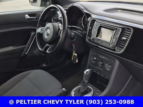 Used 2018 Volkswagen Beetle 2.0T S FWD image 9