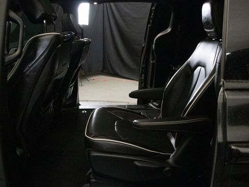 Used 2019 Chrysler Pacifica Limited w/ Advanced Safetytec Group image 20