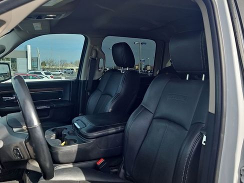 Used 2018 RAM 1500 Laramie image 10