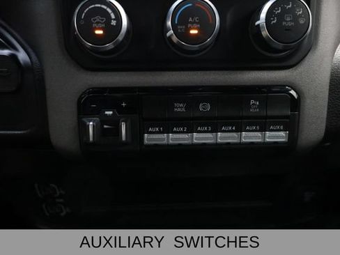 Used 2024 RAM 2500 Tradesman w/ Chrome Appearance Group AWD/4WD image 24