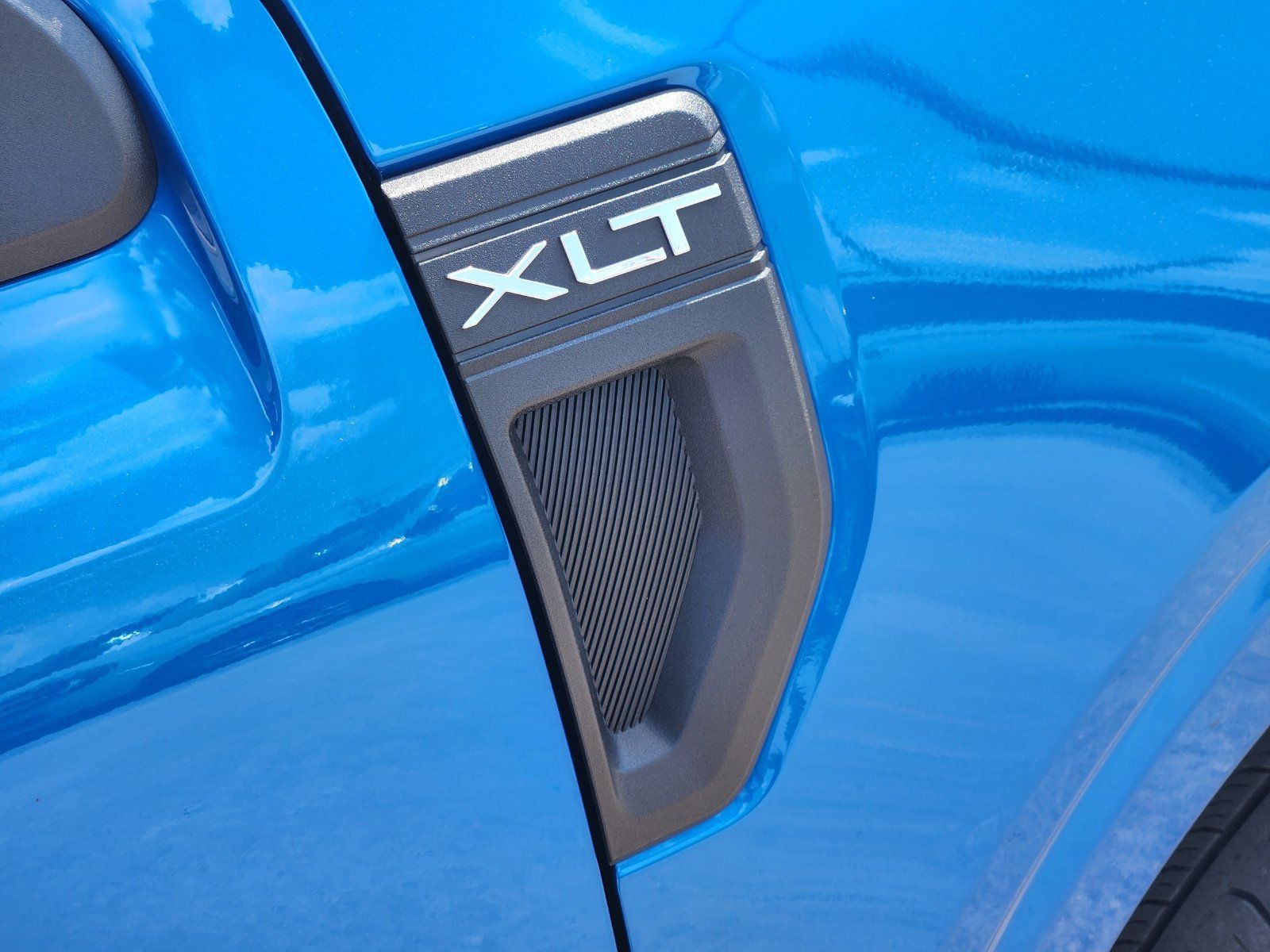 Used 2025 Ford Maverick XLT w/ XLT Luxury Package FWD image 13