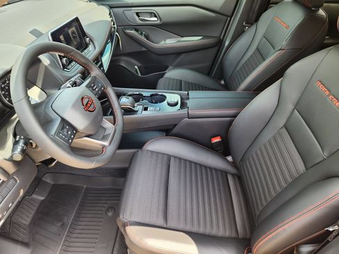 New 2026 Nissan Rogue SV AWD/4WD image 12
