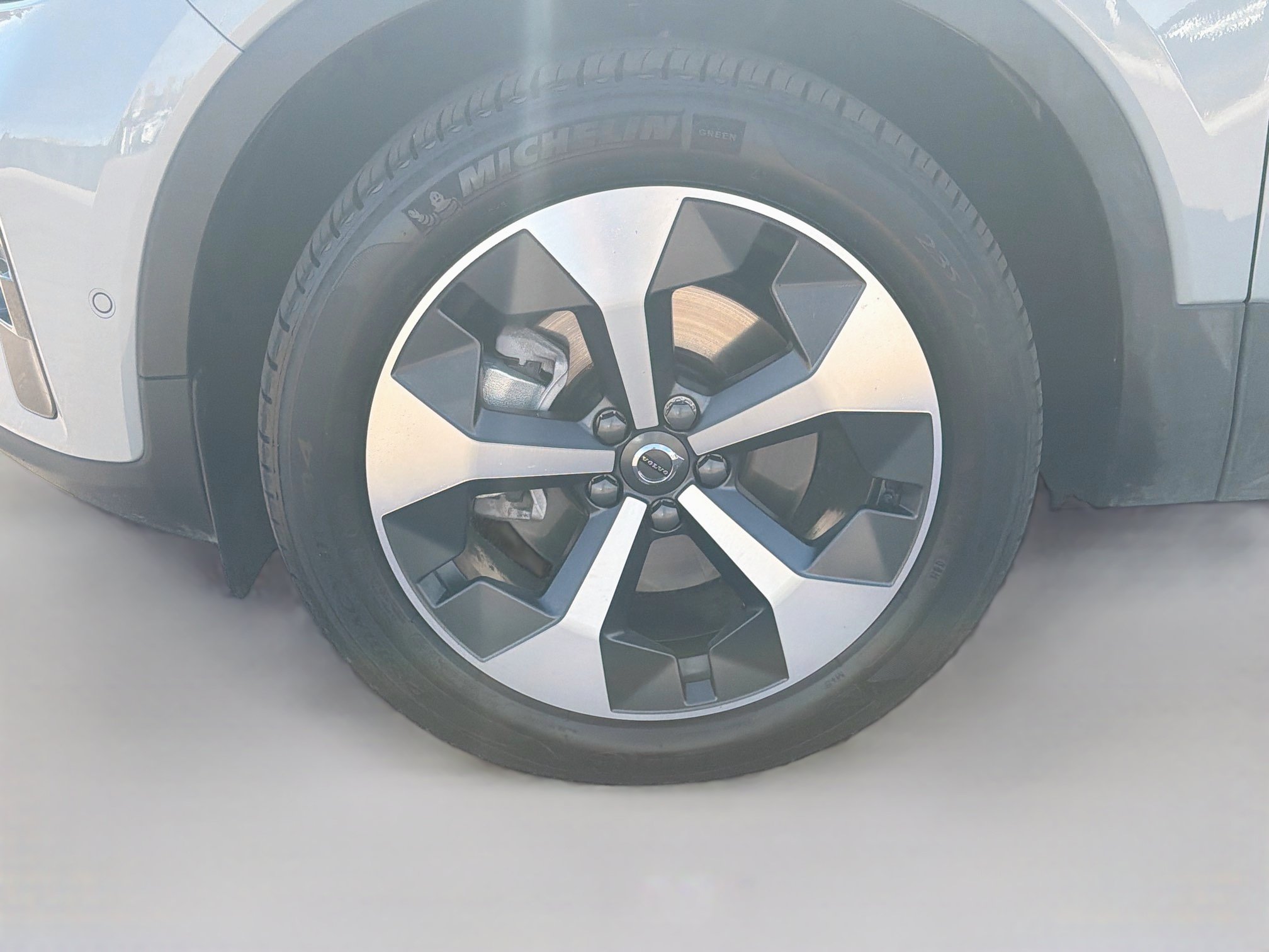 Used 2026 Volvo XC40 B5 Plus AWD/4WD image 11