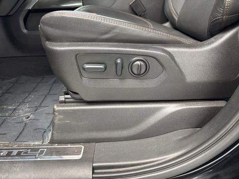 Used 2022 GMC Sierra 3500 AT4 w/ AT4 Preferred Package image 17