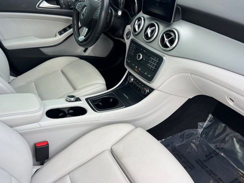 Used 2017 Mercedes-Benz GLA 250 4MATIC image 33