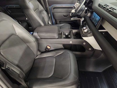 Used 2023 Land Rover Defender 110 S AWD/4WD image 3