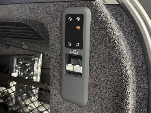 New 2025 Land Rover Range Rover Autobiography image 17