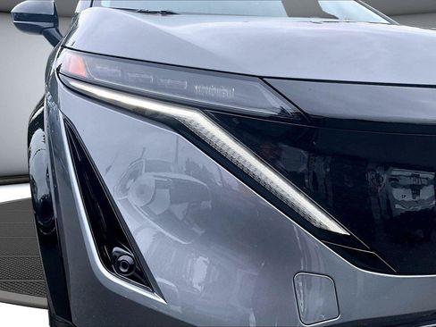 Used 2024 Nissan Ariya AWD image 33