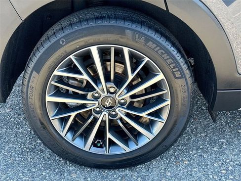 Used 2021 Hyundai Tucson Limited w/ Cargo Package image 11