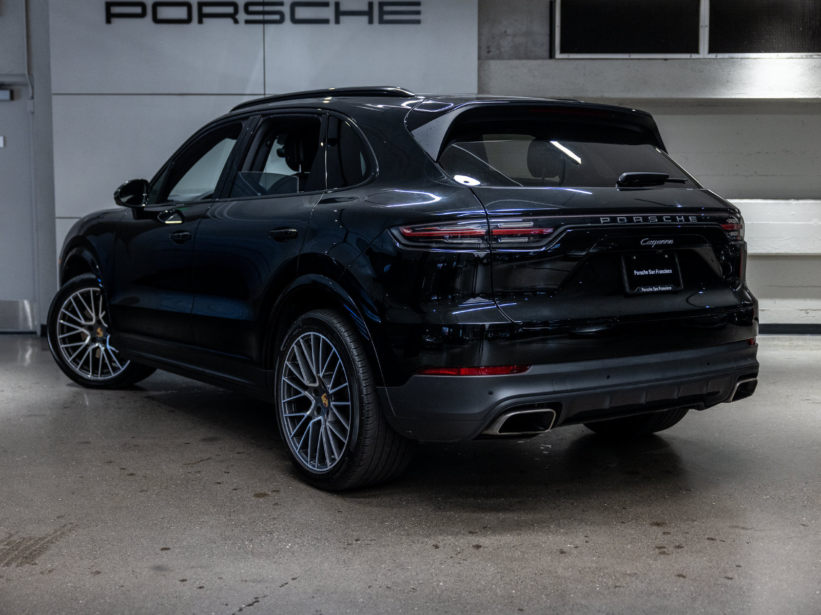 Certified 2023 Porsche Cayenne AWD/4WD image 3