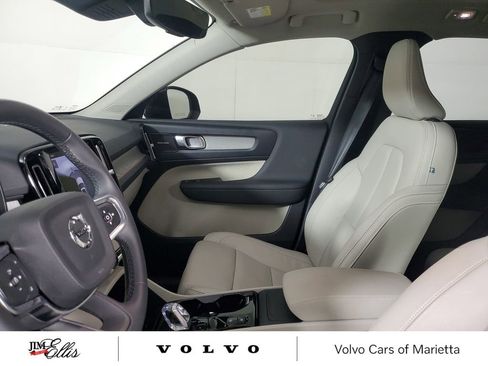 Used 2026 Volvo XC40 B5 Ultra w/ Climate Package image 23