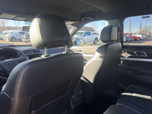 Used 2017 Ford Explorer XLT w/ Equipment Group 202A image 16
