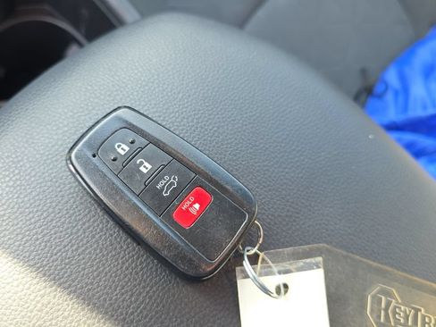 Used 2022 Toyota RAV4 XLE w/ Convenience Package AWD/4WD image 27