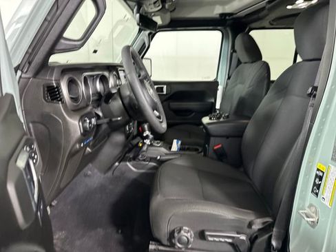 Used 2023 Jeep Wrangler Unlimited w/ Cold Weather Group image 11