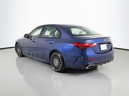 Used 2025 Mercedes-Benz C 300 4MATIC Sedan image 5