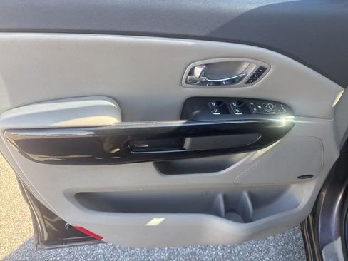 Used 2016 Kia Sedona SX image 23