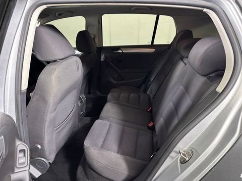 Used 2014 Volkswagen Golf TDI image 24