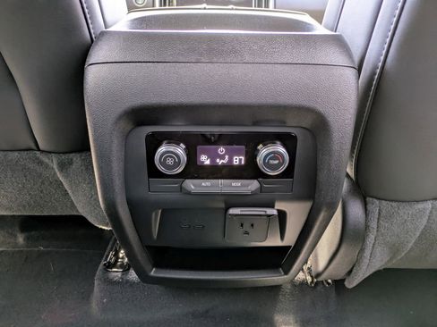 New 2026 GMC Acadia Elevation image 32