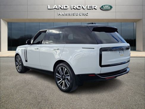 Used 2023 Land Rover Range Rover SE image 2