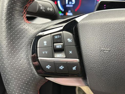 Used 2025 Ford Explorer ST-Line w/ ST-Line Street Pack AWD/4WD image 18