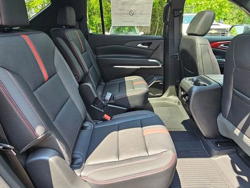 New 2025 Chevrolet Traverse RS w/ LPO, Floor Liner Package image 21