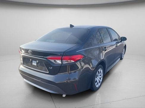Used 2021 Toyota Corolla LE image 11