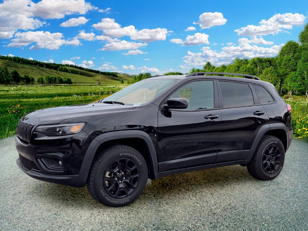Certified 2022 Jeep Cherokee Latitude w/ Sun & Sound Group AWD/4WD image 2