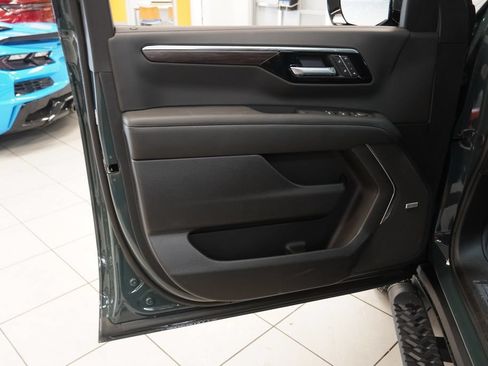 New 2026 Chevrolet Tahoe Z71 w/ Comfort Package AWD/4WD image 6