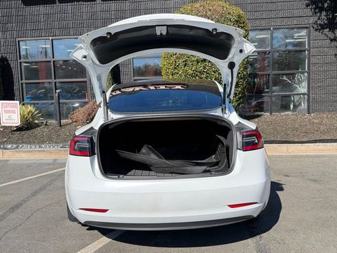 Used 2023 Tesla Model 3 Standard Range image 17