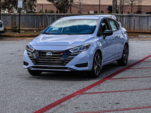New 2025 Nissan Versa SR w/ Trunk Package FWD image 3