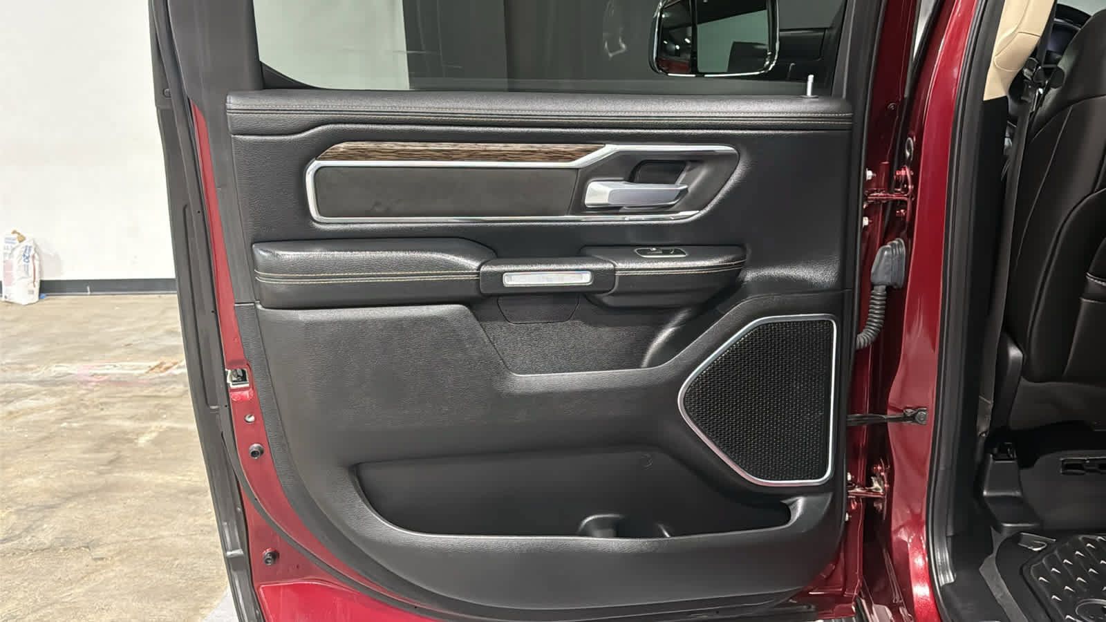 Used 2019 RAM 1500 Laramie AWD/4WD image 24