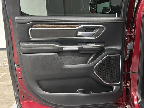 Used 2019 RAM 1500 Laramie AWD/4WD image 24