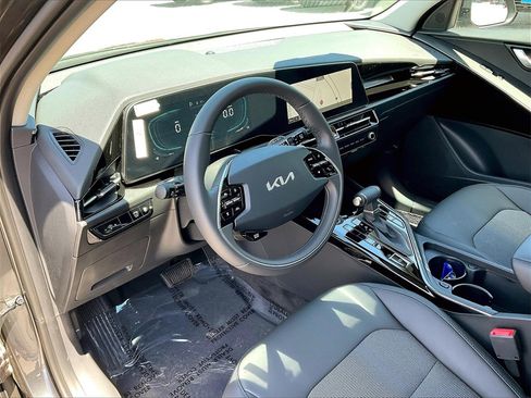 New 2025 Kia Niro EX image 9