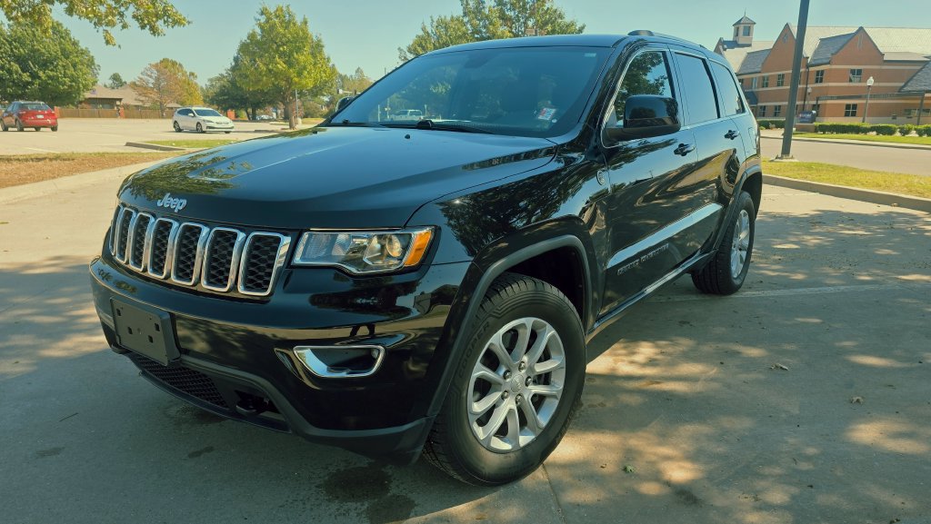 Used 2021 Jeep Grand Cherokee Laredo AWD/4WD image 6