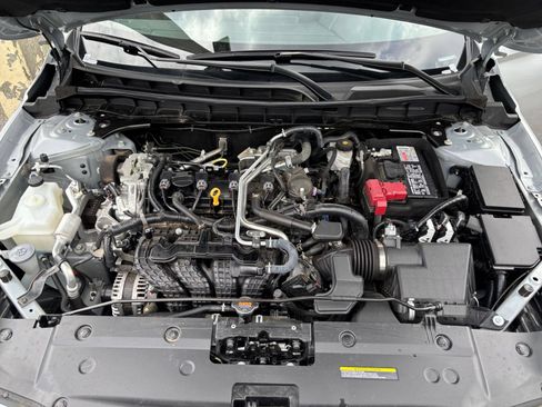 Used 2025 Nissan Altima 2.5 SV FWD image 32