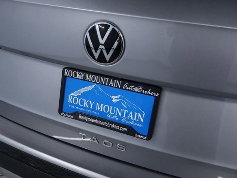 Used 2022 Volkswagen Taos SEL image 9
